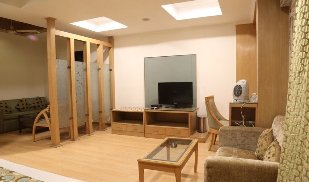 Chirag Residency Hotel New Delhi