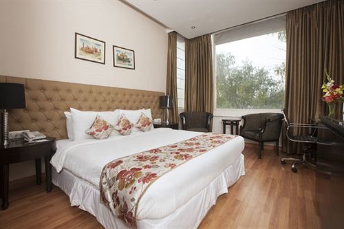 Hotel Athena 3*