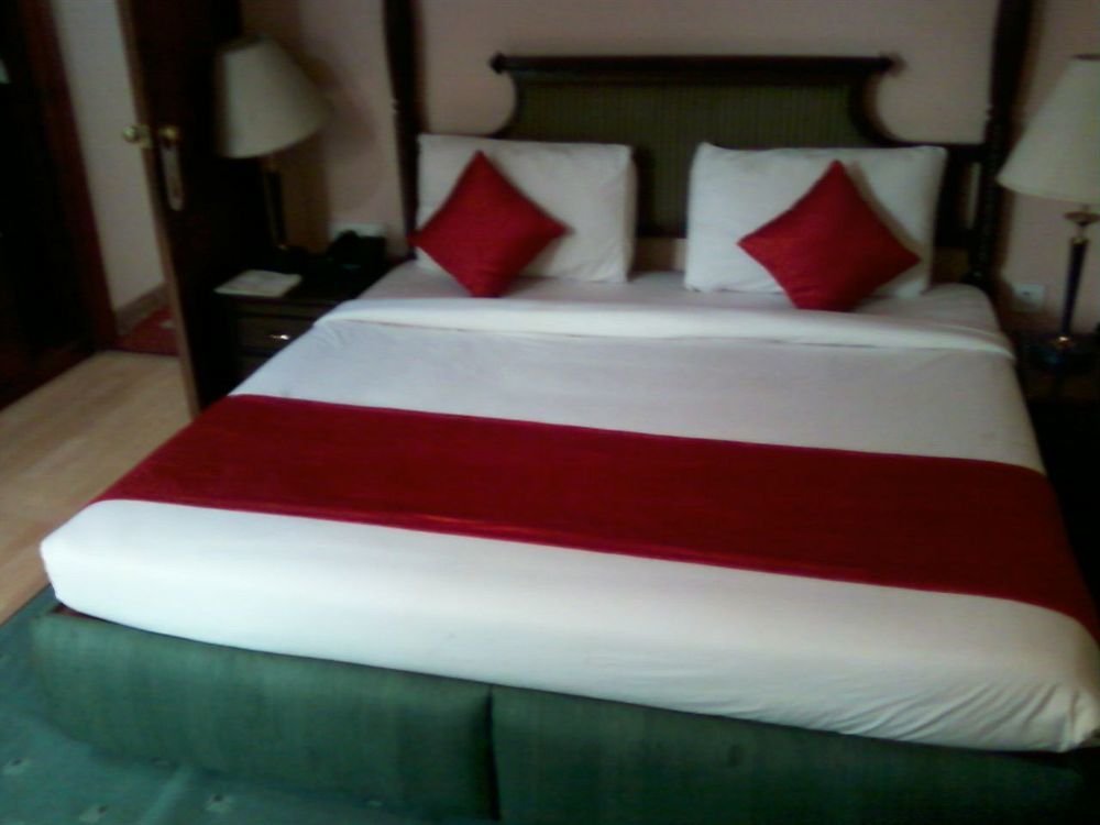 Hotel Treebo Corporate Park 3*