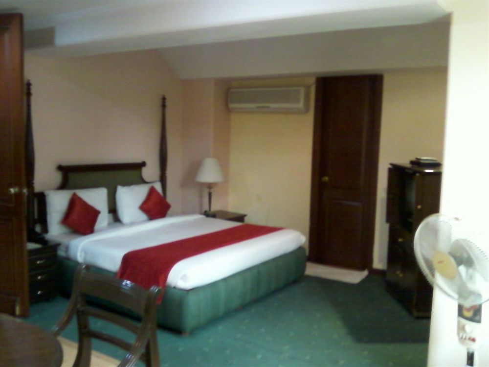 Hotel Treebo Corporate Park 3*