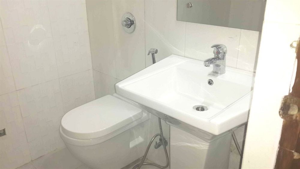Guest house Westend 5 Mint From Nizamuddin Railway Station 2*