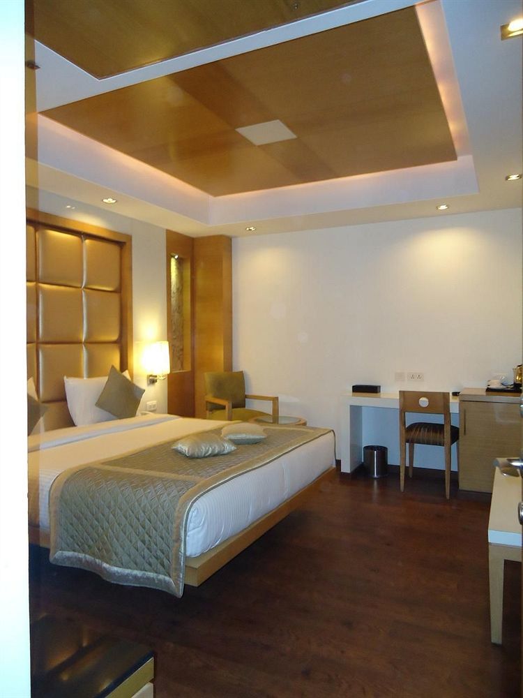 Hotel Almondz 3*