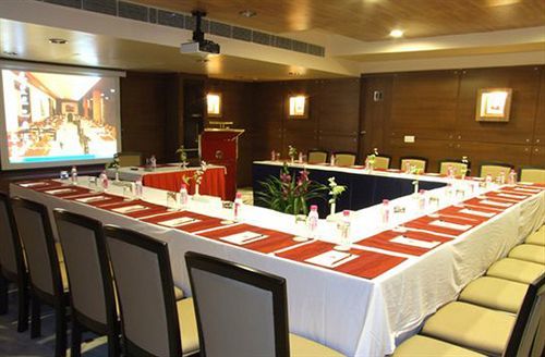 Fabhotel Rockland Hotel Nova Deli
