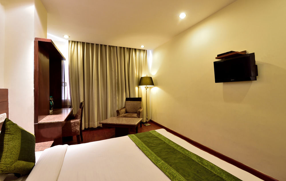 The Raj At Railway Station Hotel 3*