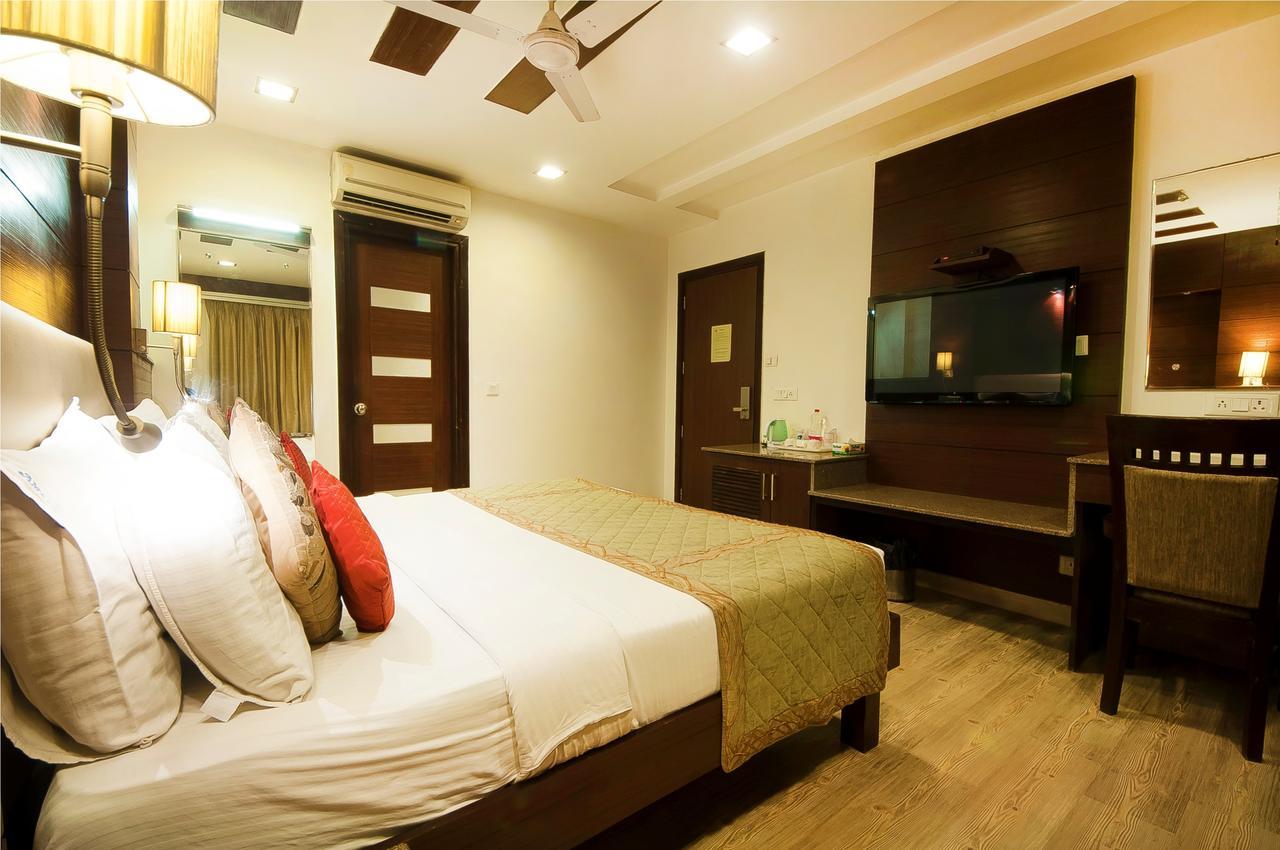 Amaltas International - Delhi-16 Hotel