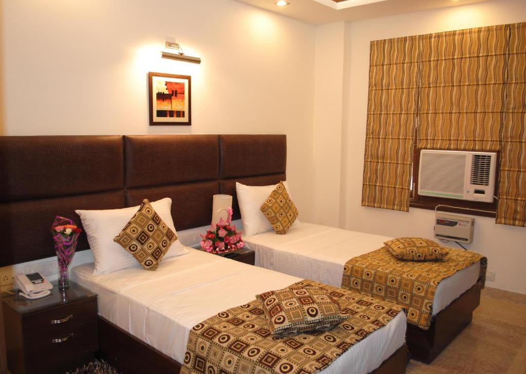 S & B East - Patel Nagar Hotel New Delhi