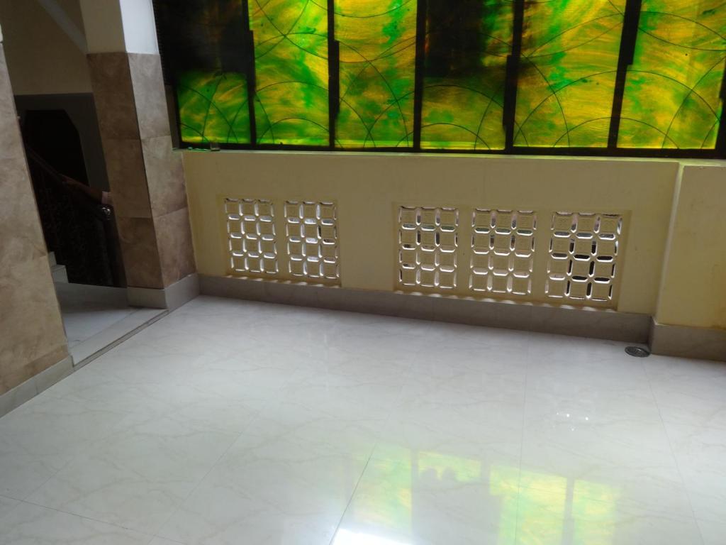 Pearl Plaza 3*