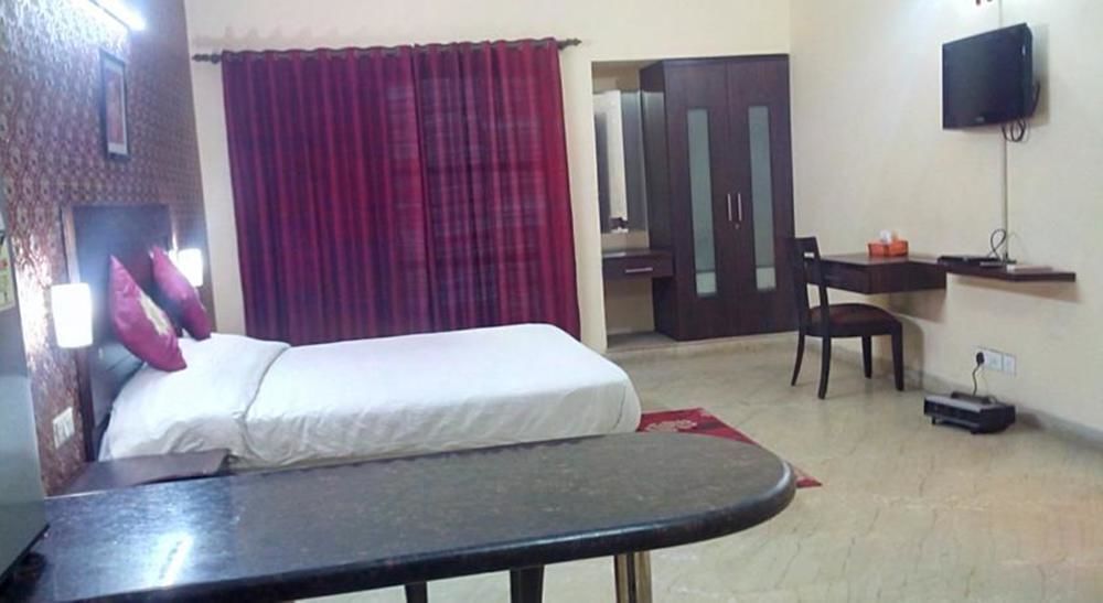 Hotel Jashn Near Apollo Hospital New Delhi