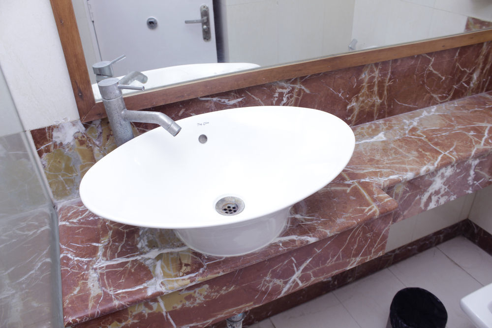 Hotel Fabhotel Daffodils Connaught Place