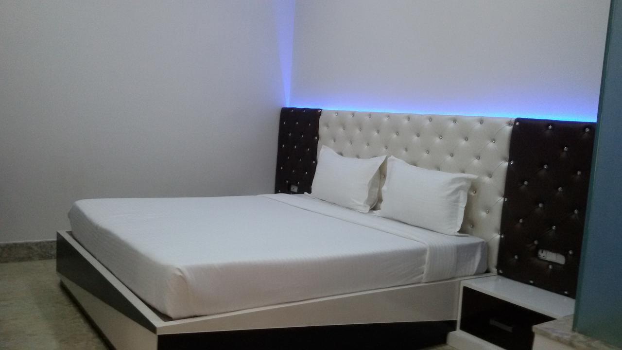 Royal International Inn 3*