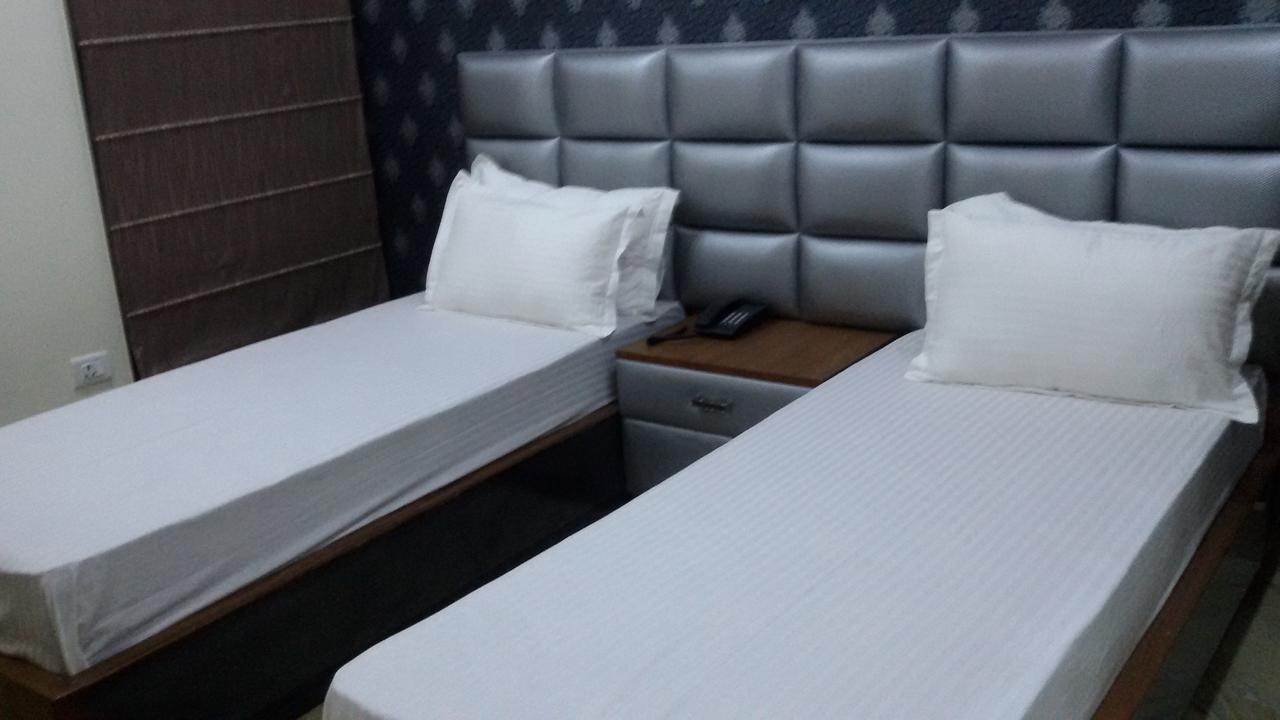 Royal International Inn 3*
