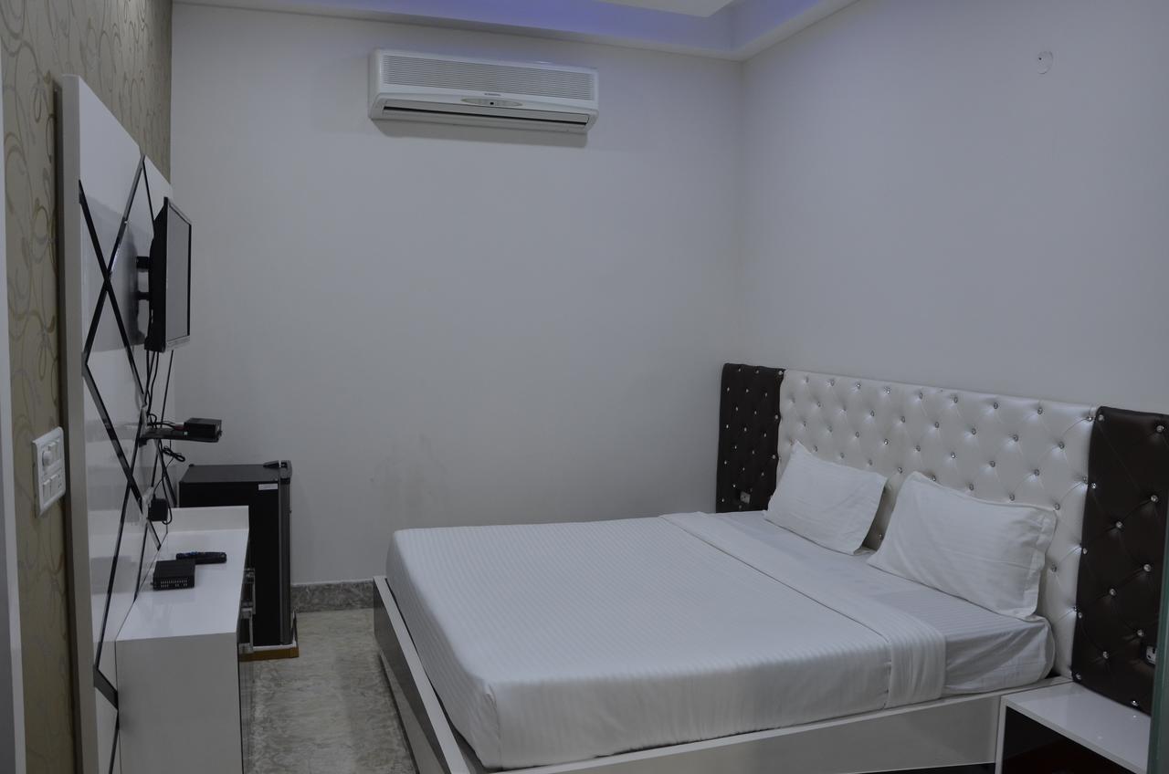 Royal International New Delhi