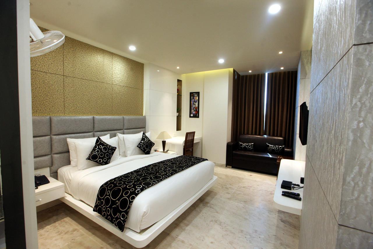 The Sentinel Hotel
