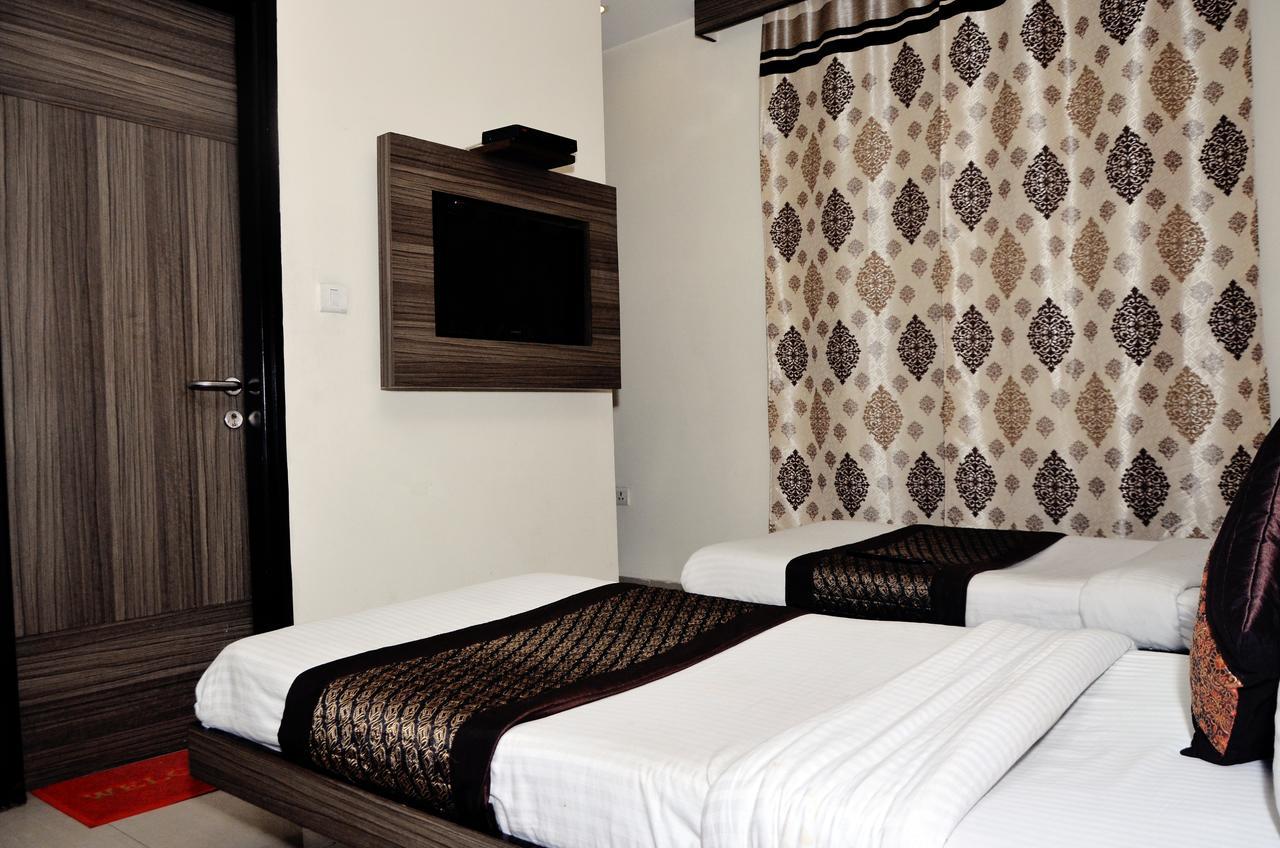 Hotel Oyo 18753 Glance