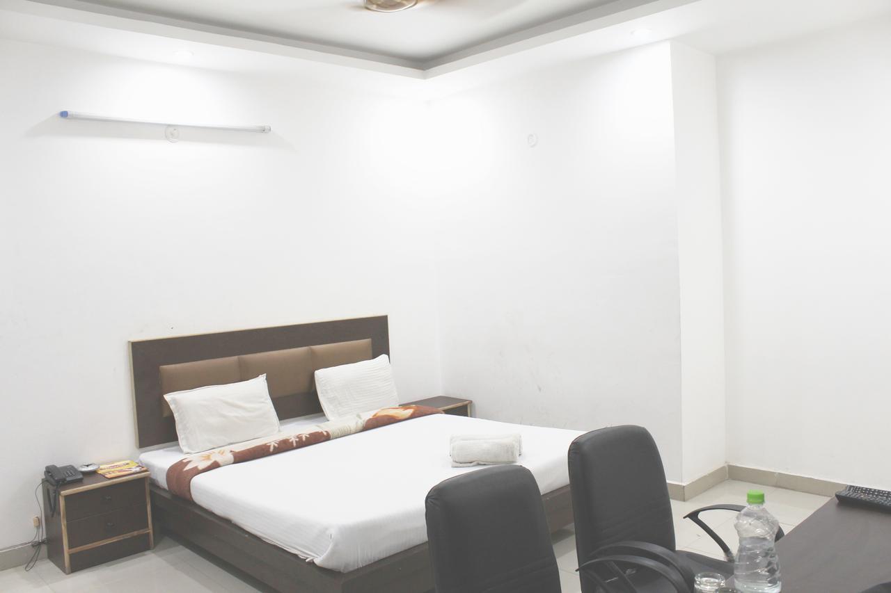 Hotel Aerosky Nova Deli