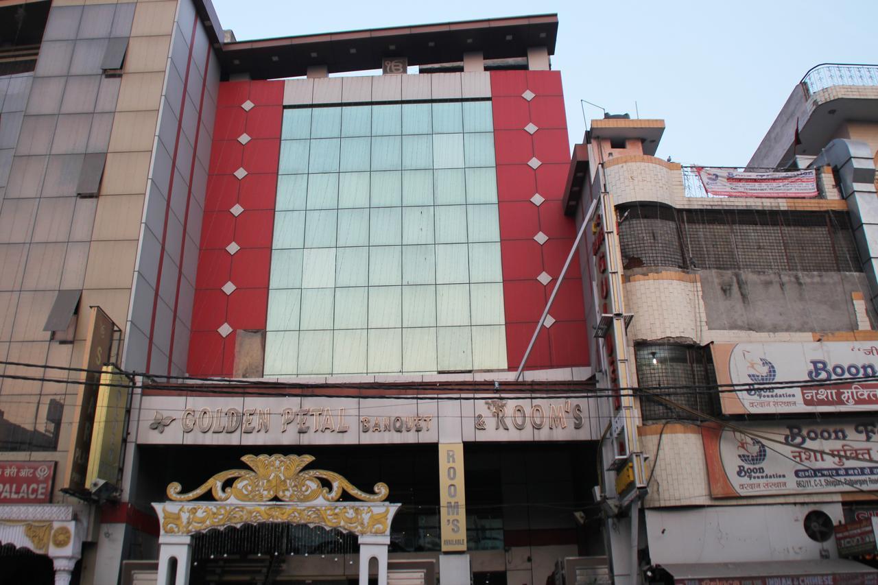Oyo 3398 Golden Petal Hotel & Banquet Hotel