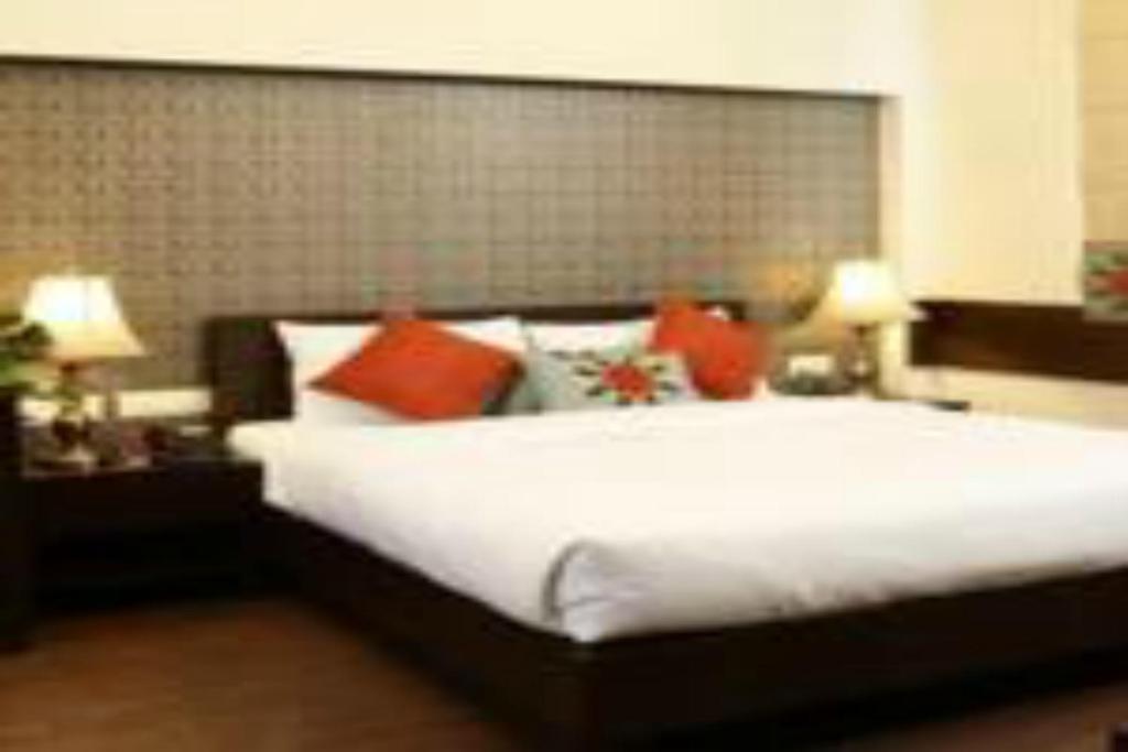 Fabhotel Aashraye