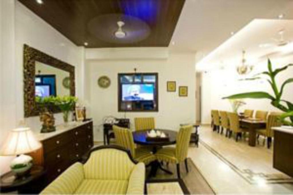 Stallen Hospitality Defence Colony Hotel 2*