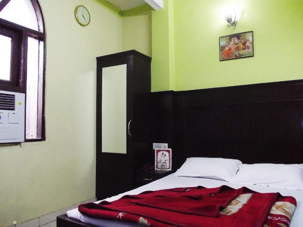 Shreeram Deluxe Hotel