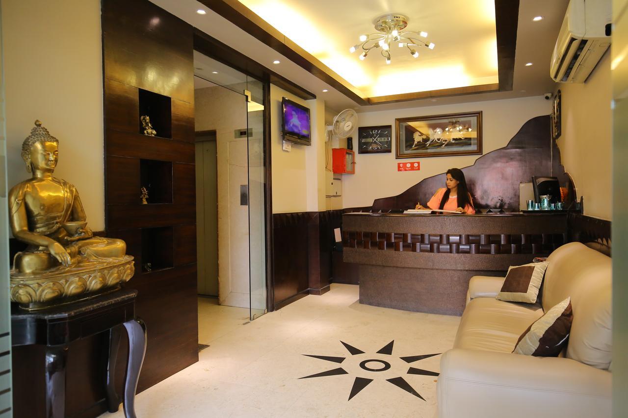 Aman Palace 3*