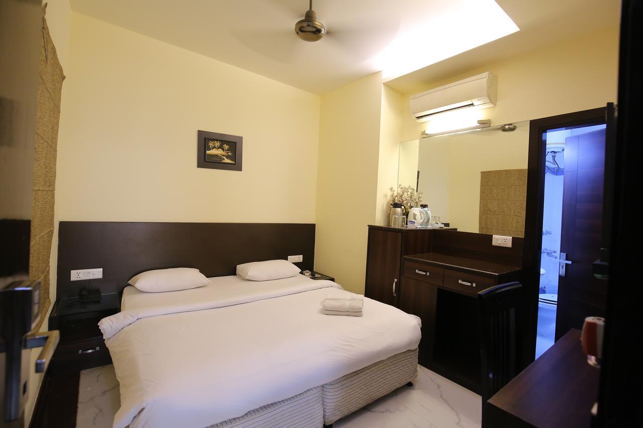 Aman Palace 3*