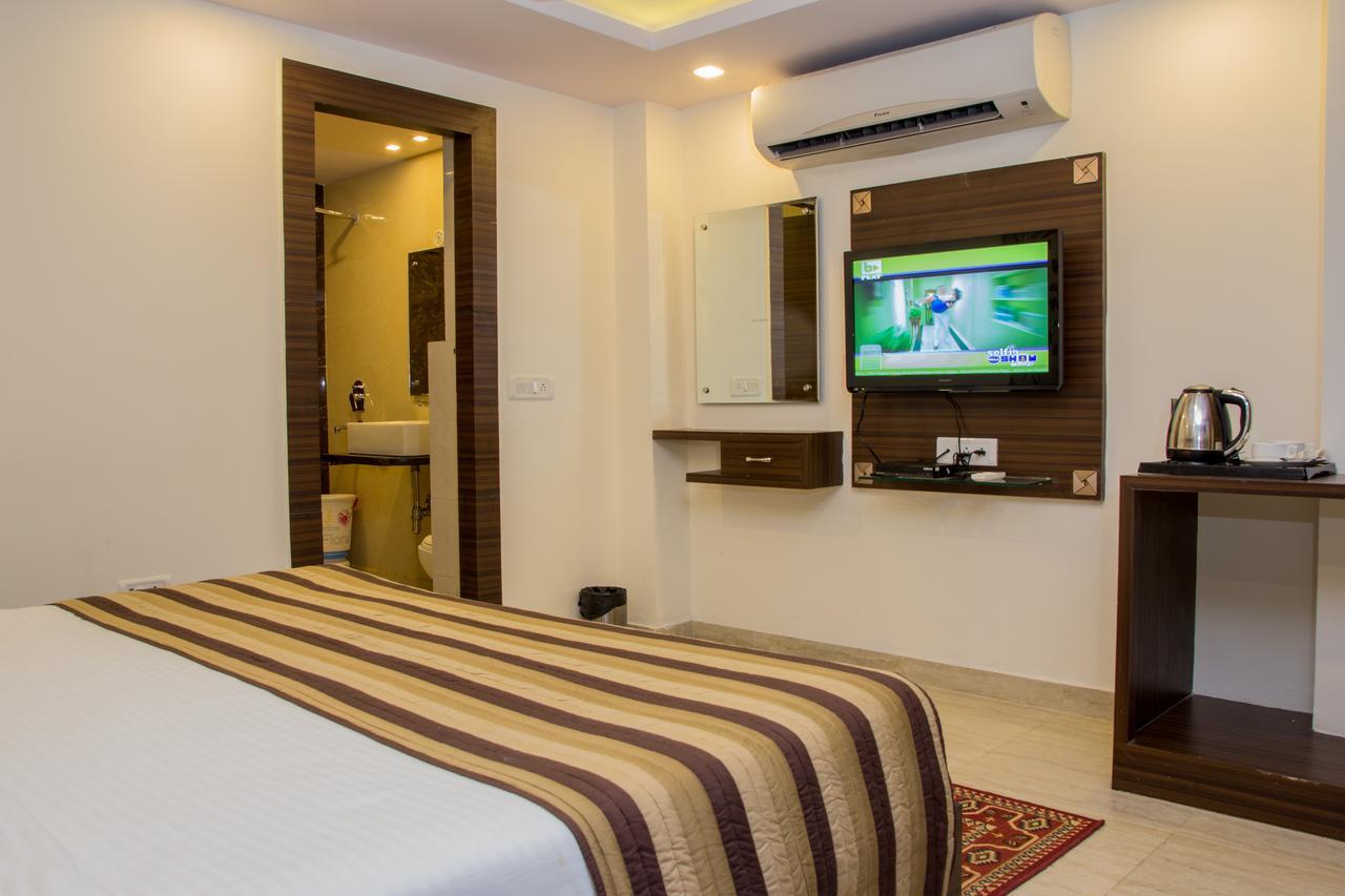 Pawan Plaza Near Sir Ganga Ram Hospital
