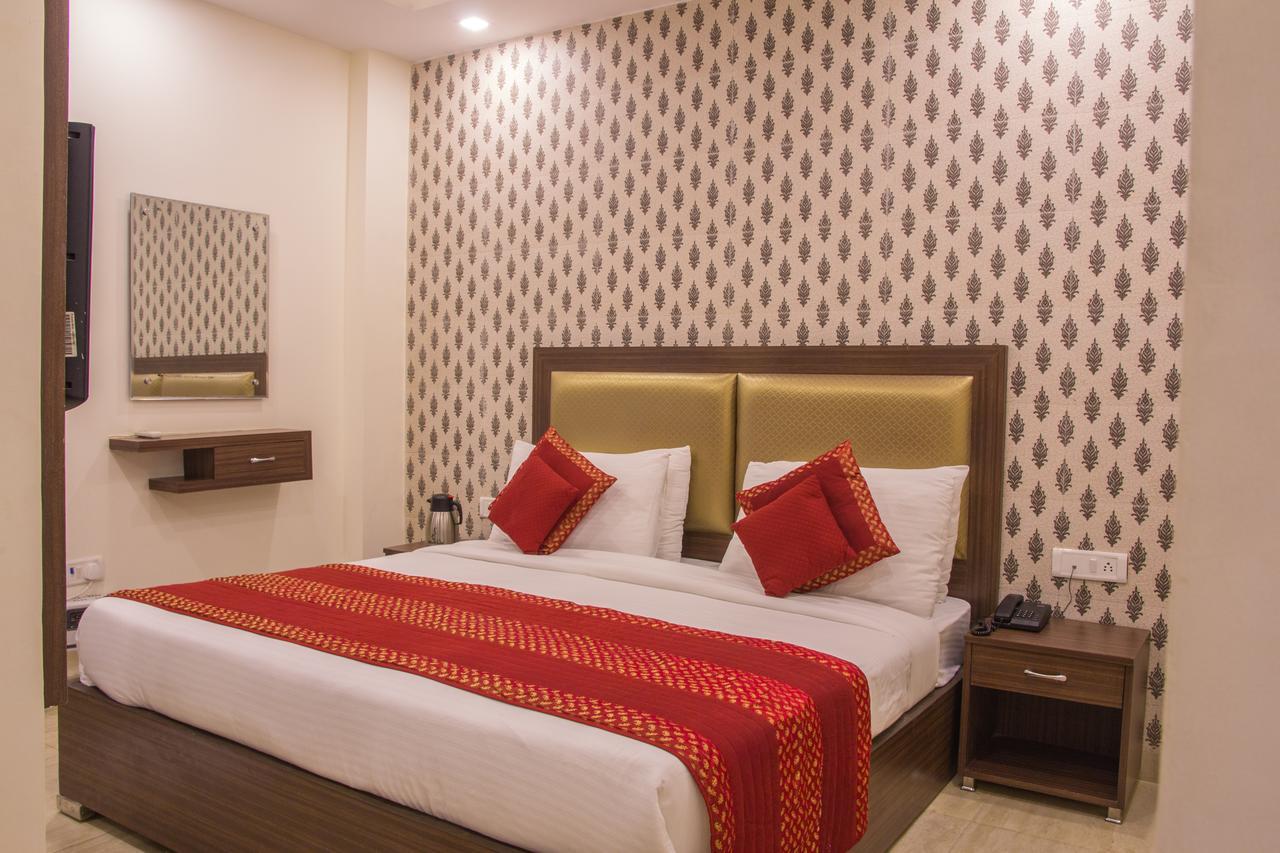 Pawan Plaza Near Sir Ganga Ram Hospital Hotel 3*