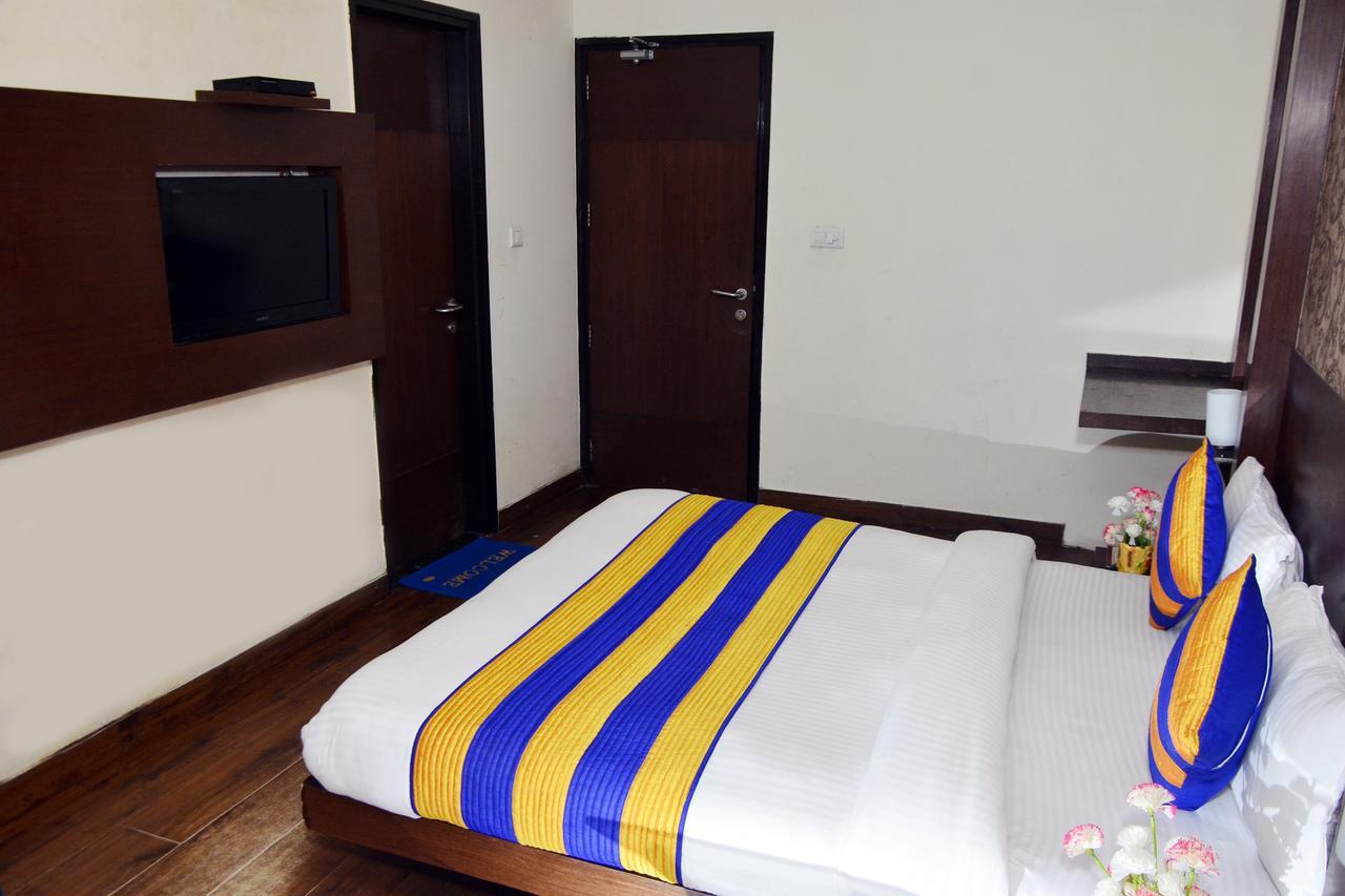Hotel Oyo 18753 Glance