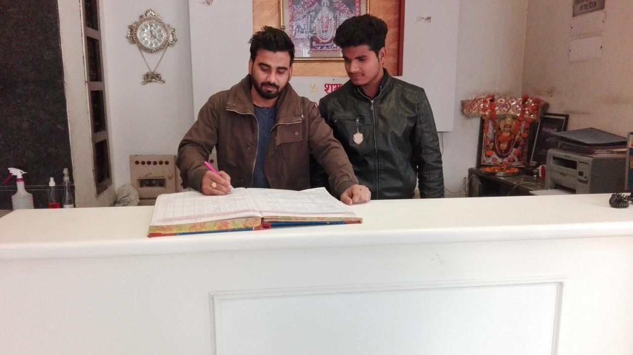 Hotel Delhi Empire Dx