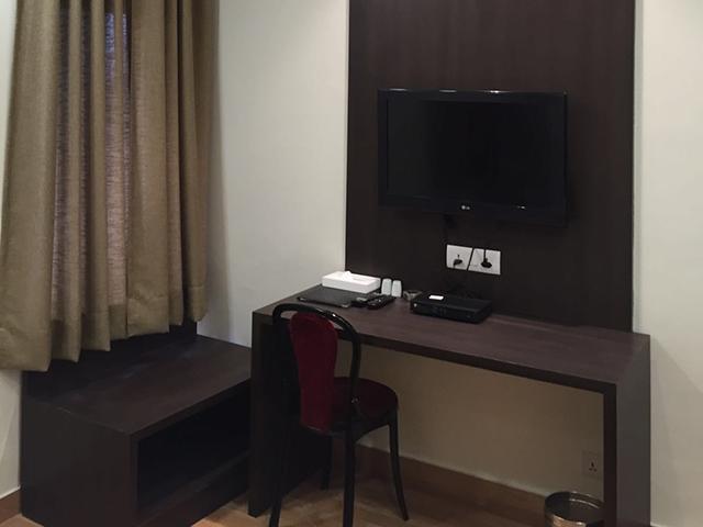 Pamposh Gk Ii Market Guest house