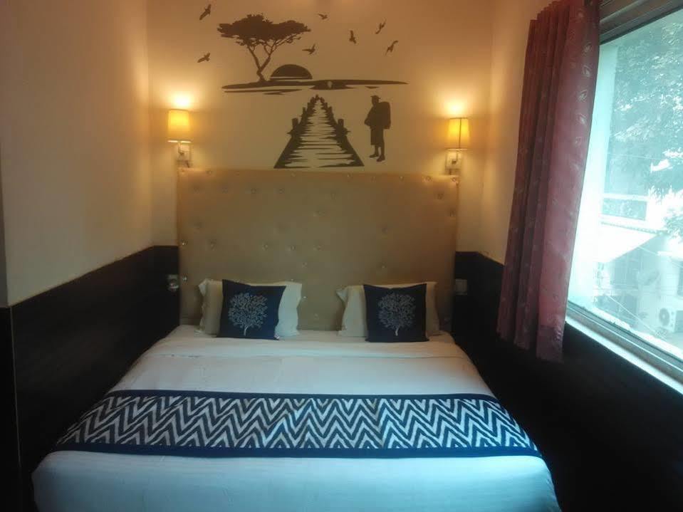 Lazeez Hotel