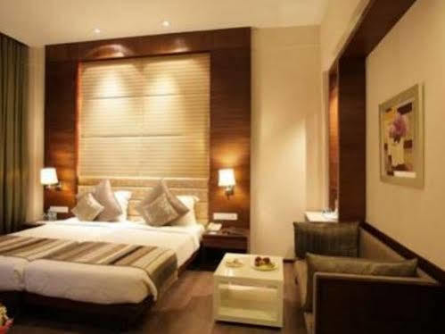 Mint Oodles 2 Mins To Nehru Enclave Metro Hotel New Delhi