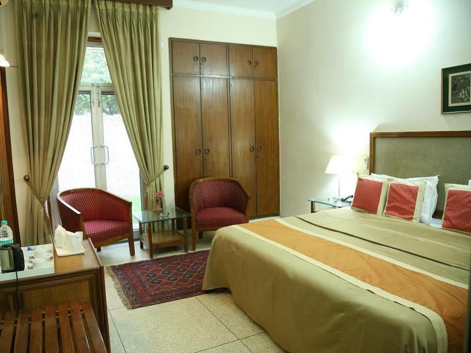 Hotel The Royal Residency