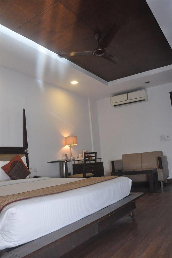 Hotel Fabexpress Le Grand New Delhi