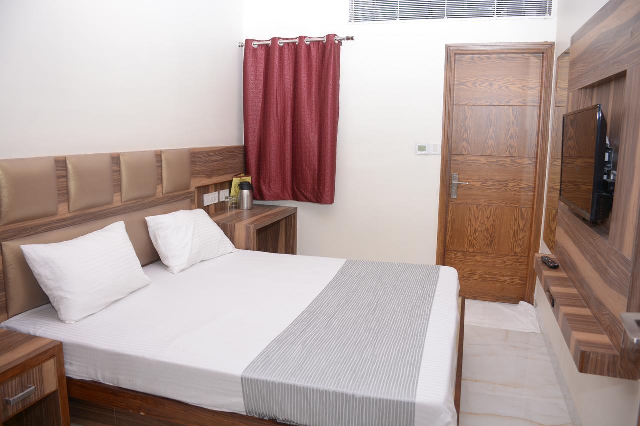 Golden Oasis - A Well Hygiene Paharganj