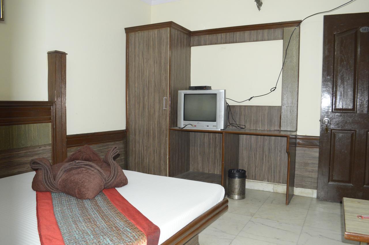 Yes Boss By Backpackers Heaven Right In Centre Of Hotel New Delhi