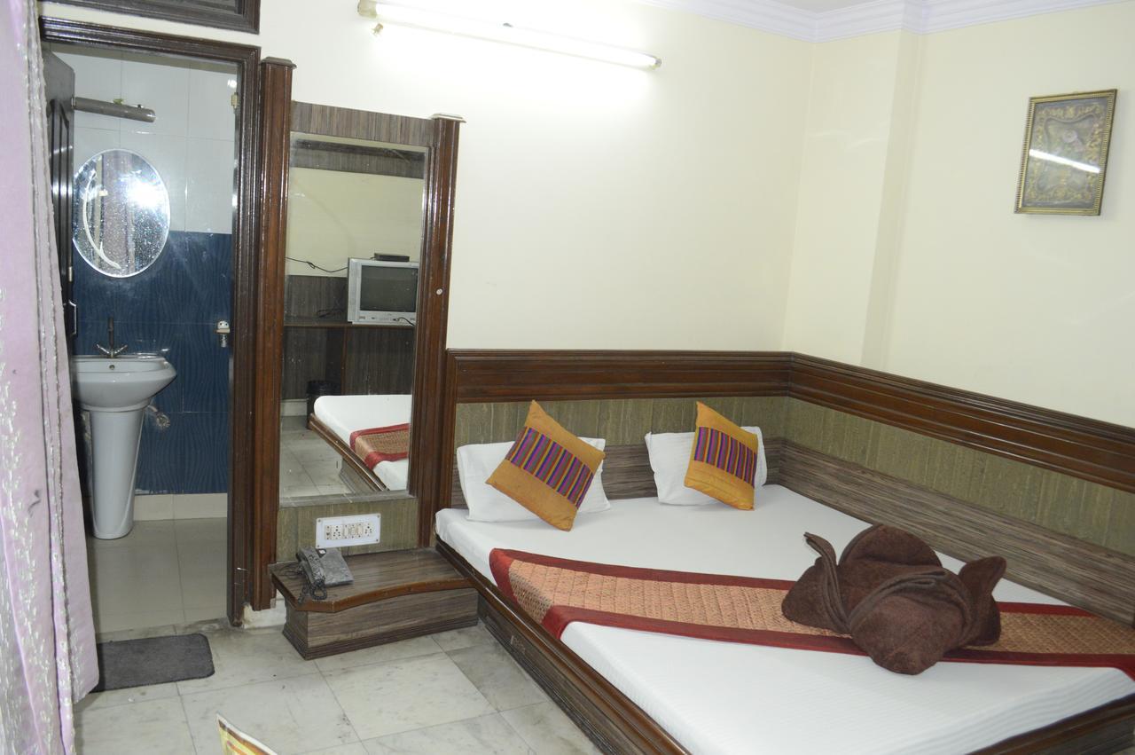 Yes Boss By Backpackers Heaven Right In Centre Of Hotel New Delhi