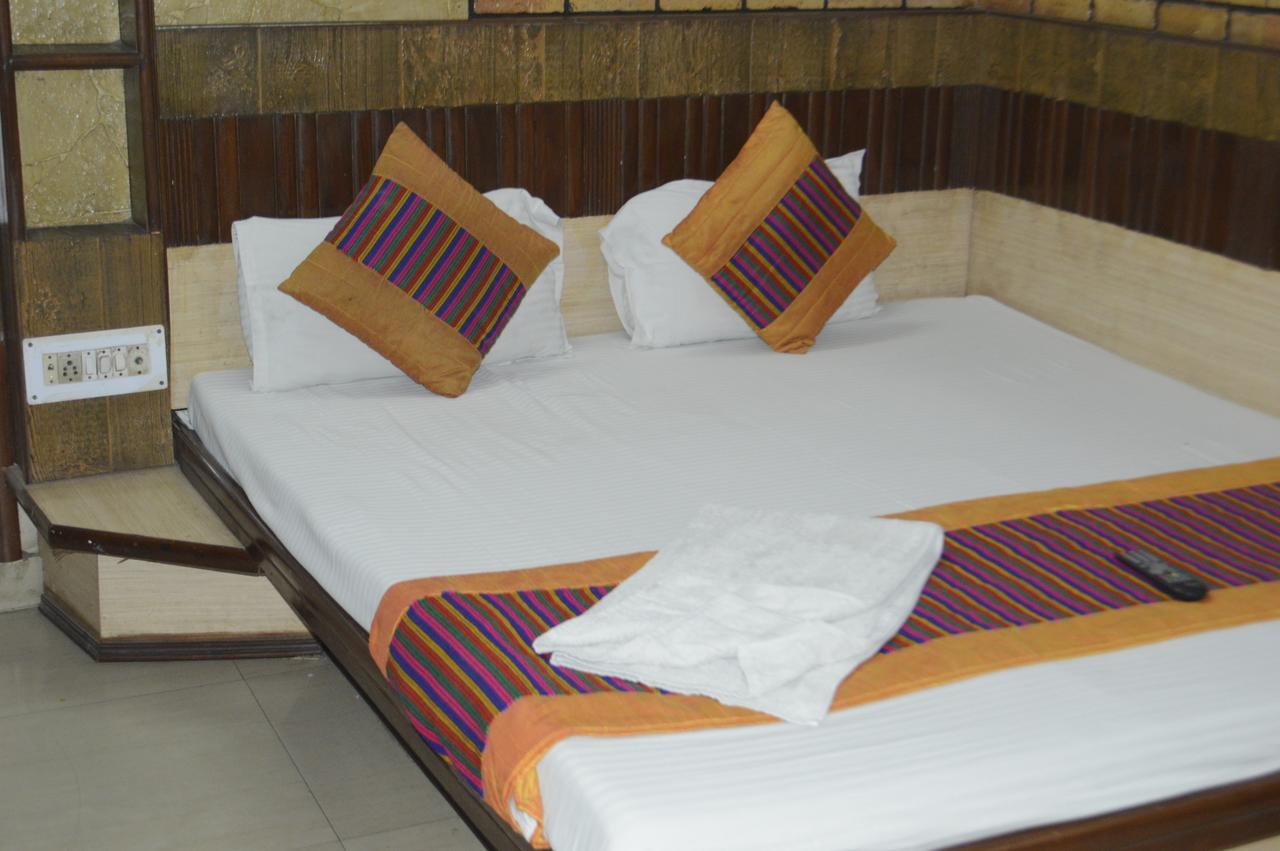 Yes Boss By Backpackers Heaven Right In Centre Of Hotel New Delhi