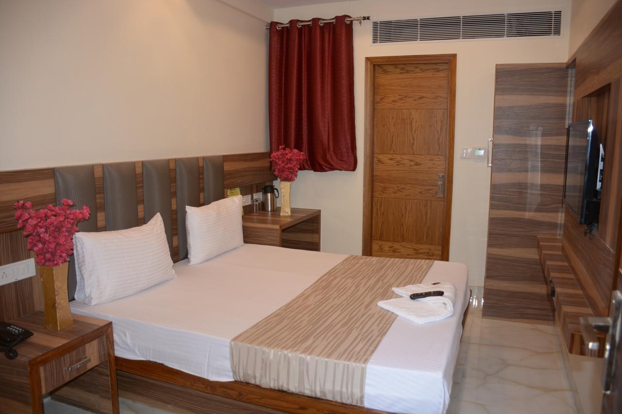 Golden Oasis - A Well Hygiene Paharganj
