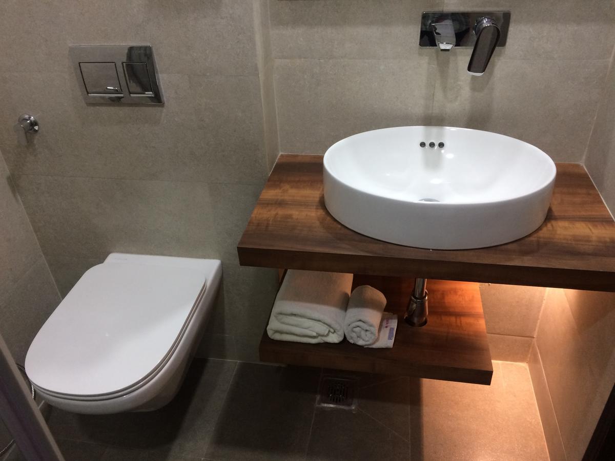 Lords Hotel New Delhi