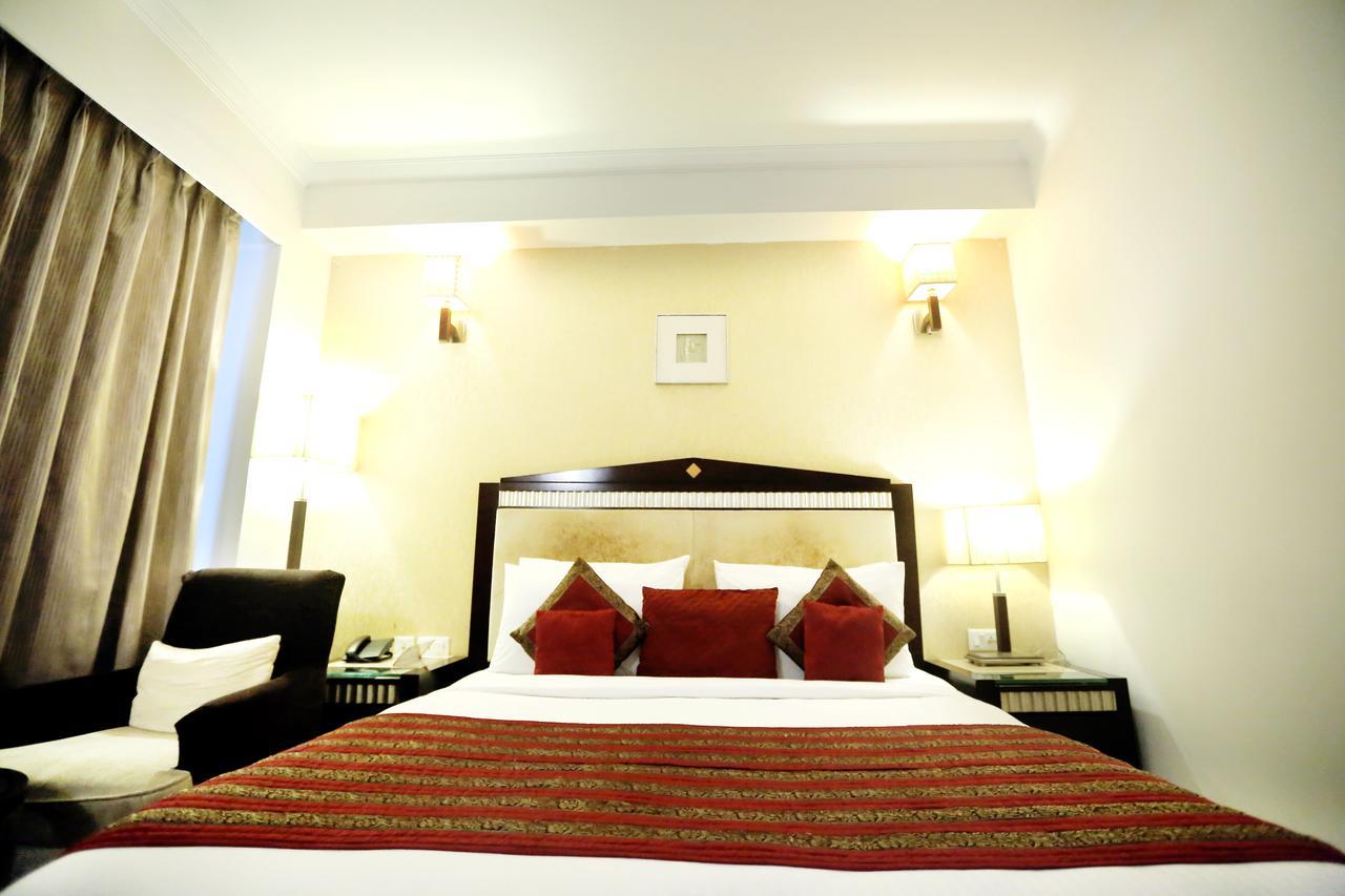 Venizia Sarovar Portico Hotel