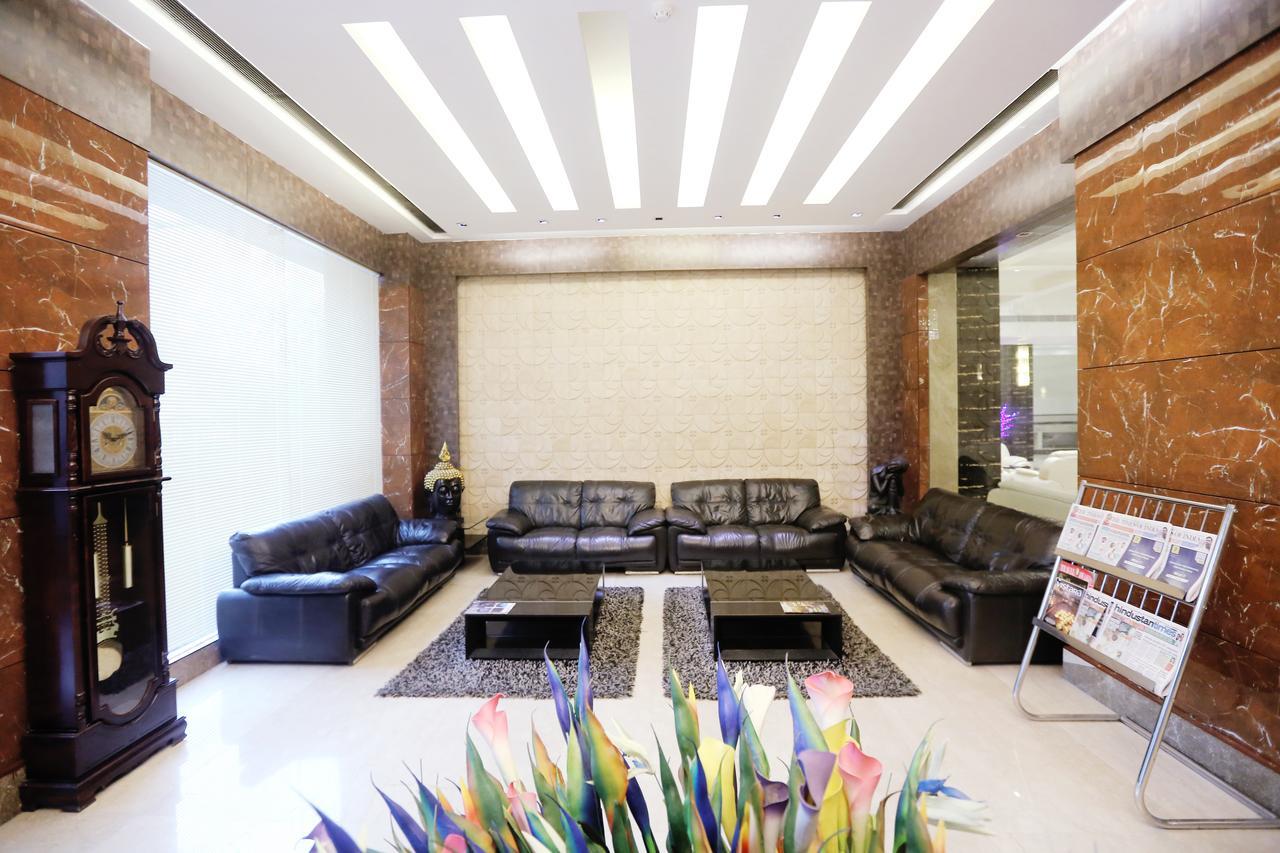Venizia Sarovar Portico 4*