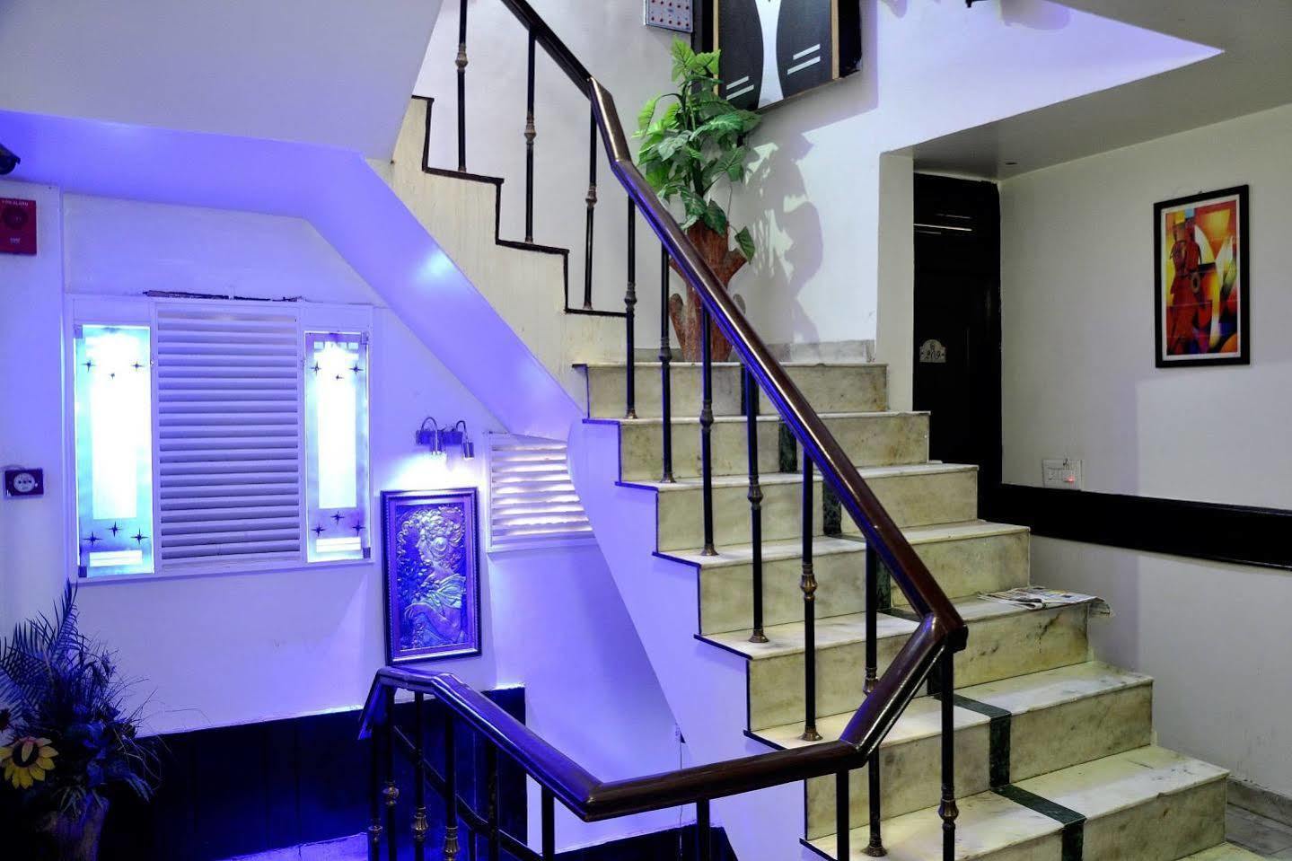 Peace Point - 1 Min Walking Distance From Station Hotel 3*