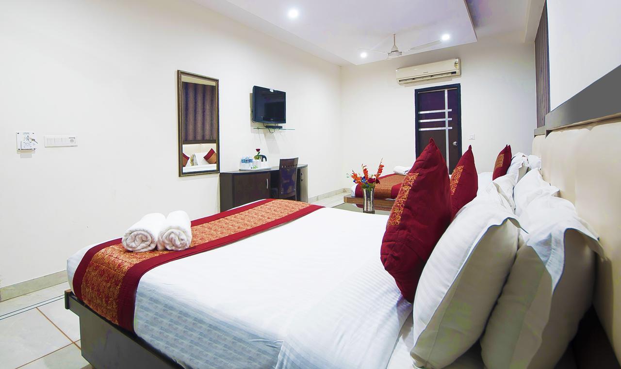 Hotel Apra Inn Hotel 3*