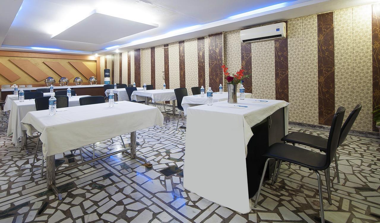 Hotel Apra Inn 3*