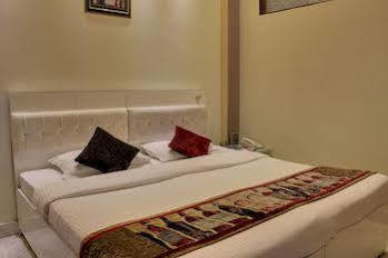 Oyo Rajouri Garden Hotel 3*