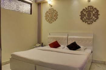 Hotel Oyo Rajouri Garden New Delhi