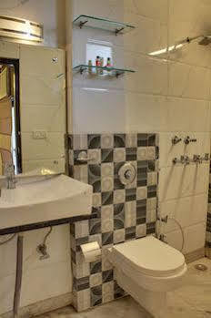 Hotel Oyo Rajouri Garden 3*