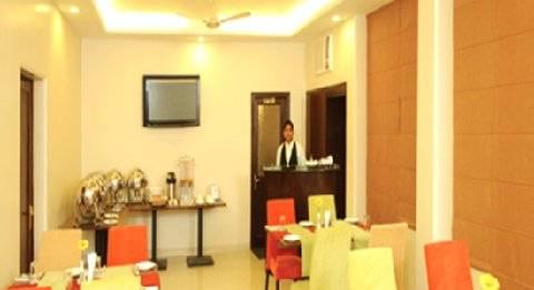 Hotel Clarks Kailash Colony 3*