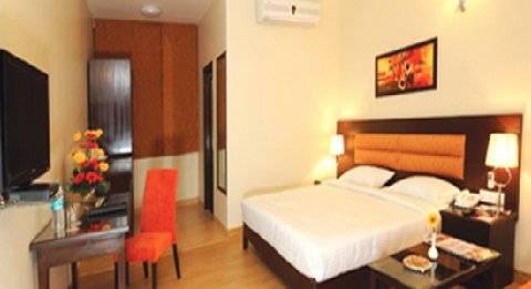 Clarks Kailash Colony 3*